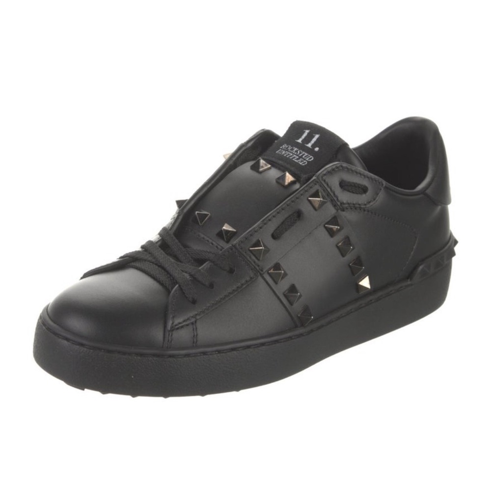 ROCKSTUD UNTITLED NOIR CALFSKIN LEATHER
SNEAKER (BNIB)